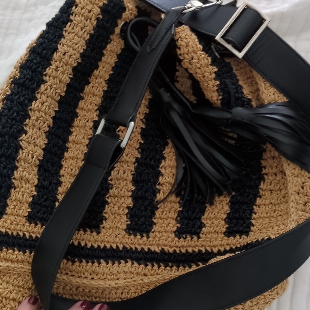 Soft Surroundings cross body boho tassels bucket bag adjustable length - Picture 3 of 9